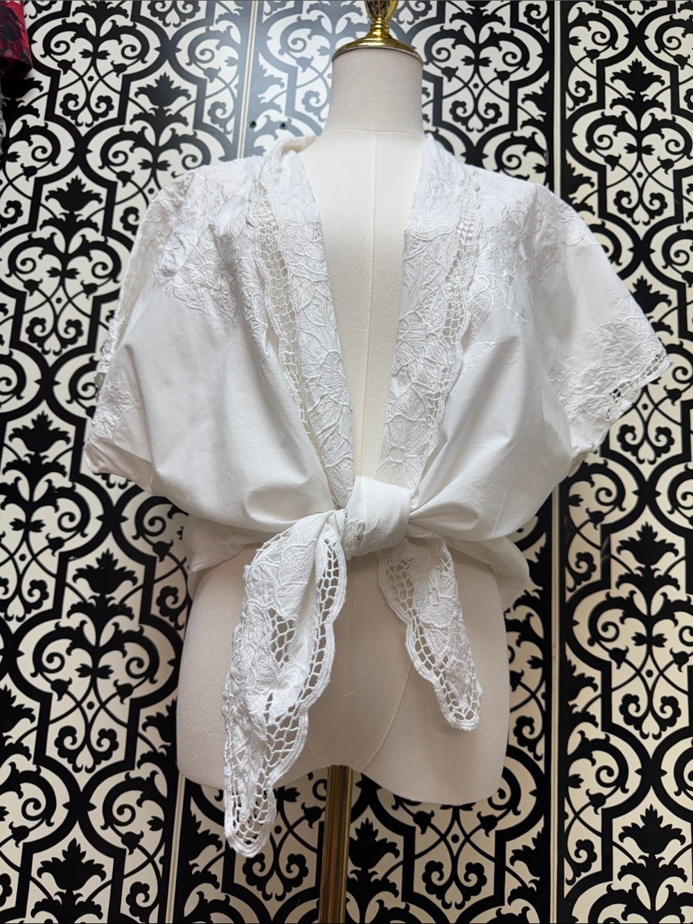 Vintage Together! White Cotton Short Tie Front Top with Missy XL Tag